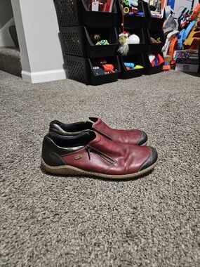 Remonte by Rieker Women's Red Black Leather Comfort Zip Shoes US 10.5 EU 41